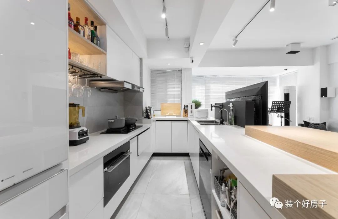 悬空电视柜高度和宽度_悬空电视柜做多高_悬空电视柜高度