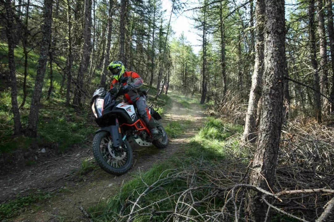 硬派拉力掌权派：KTM 1290 SADV R下