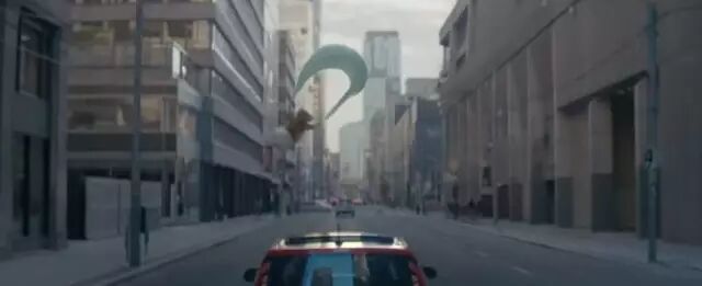 抢不上场场爆满的《战狼 2》，不如来波车企广告片过把瘾