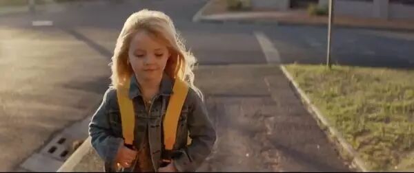 抢不上场场爆满的《战狼 2》，不如来波车企广告片过把瘾