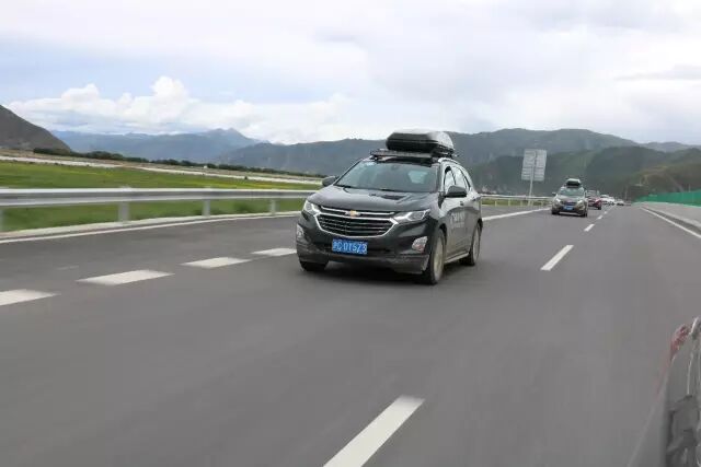 用车轮丈量藏区土地，去珠峰寻找最美声音