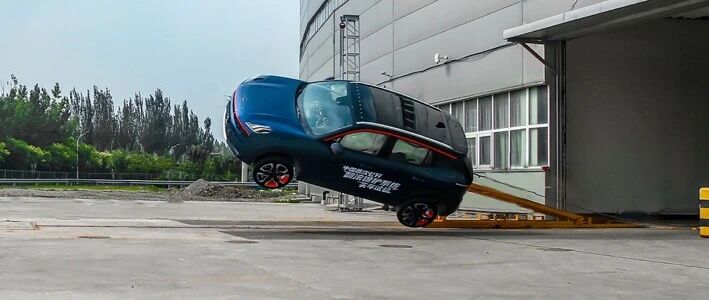 比领克06大型“翻车”现场更令人动容的是我们发现领克越来越沃尔沃！