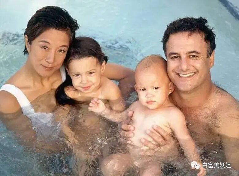 身价40亿顶级名媛，71岁狂泡20岁鲜肉，跪了！（组图） - 44