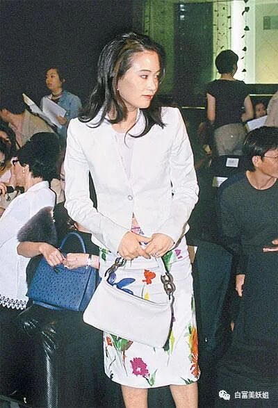 21岁抢闺蜜百亿老公嫁豪门，却遇渣男出轨31年，狗血！（组图） - 29
