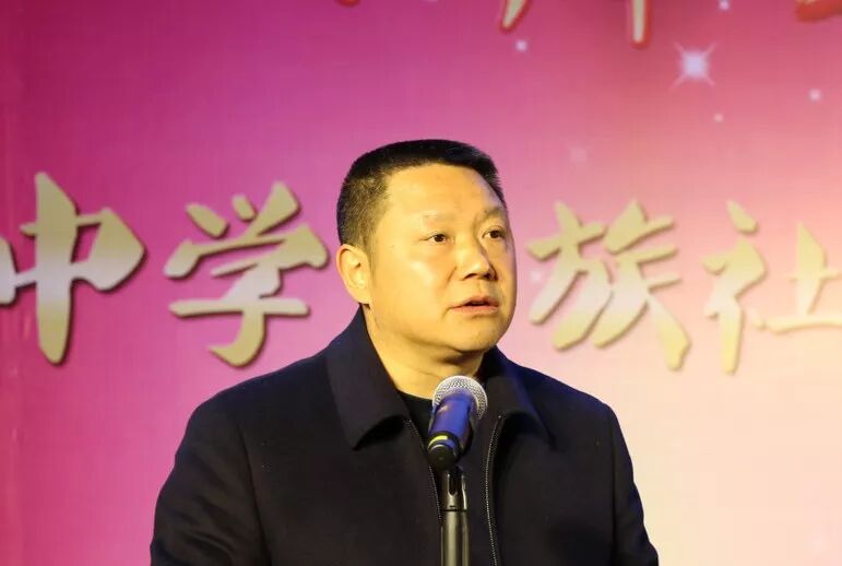 汉苗和谐一家亲 载歌载舞迎新年——筠连中学2020年“苗岭新年·元旦晚会”4.jpg