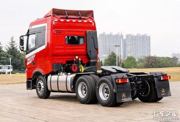 1 2米寬大臥鋪如房車 13升500馬力國產重卡黑馬真車來了 卡車之家 微文庫