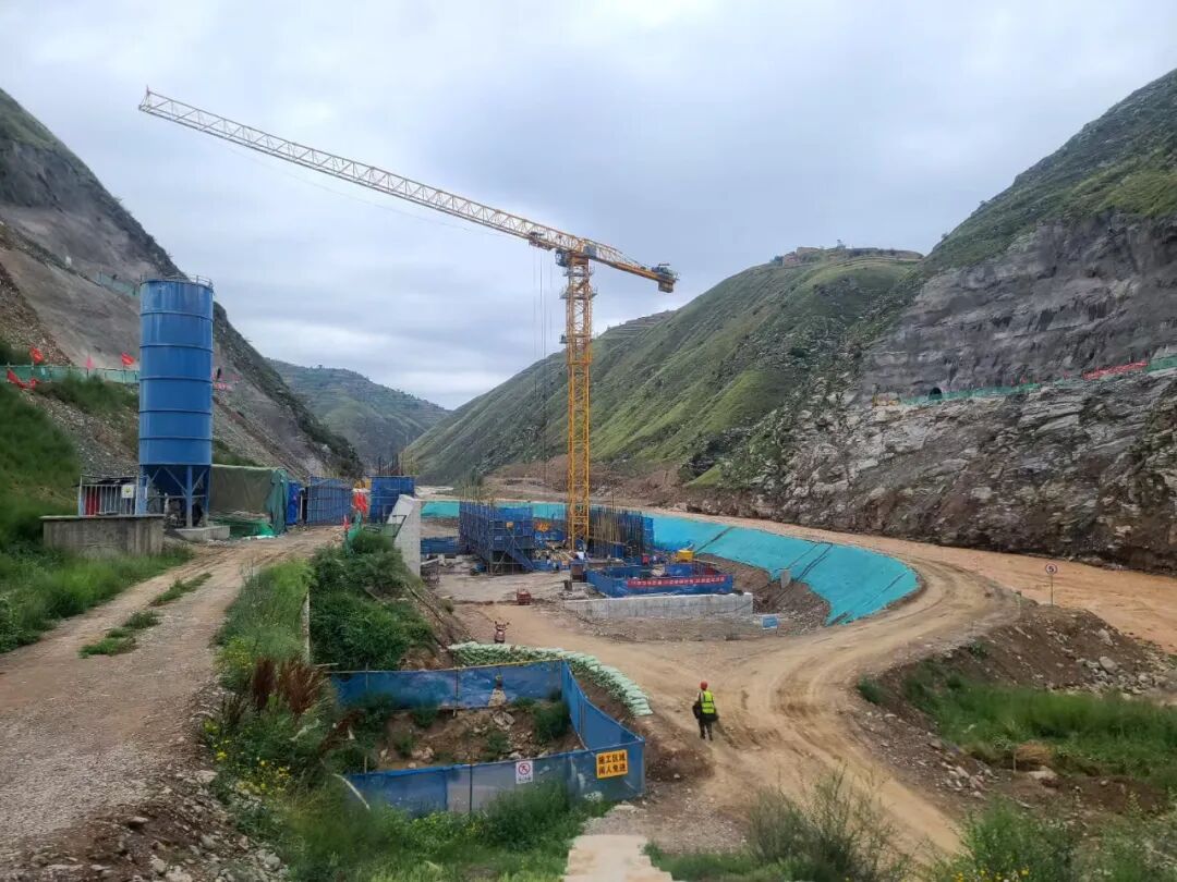 产投集团水建公司承建的庄浪县阳川上峡口水库工程取得阶段性胜利(图1)