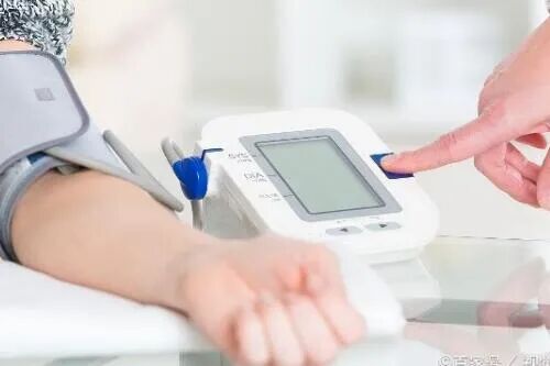 高血压用什么血压计如何正确的选择和使用电子血压计_https://www.jmylbn.com_新闻资讯_第2张