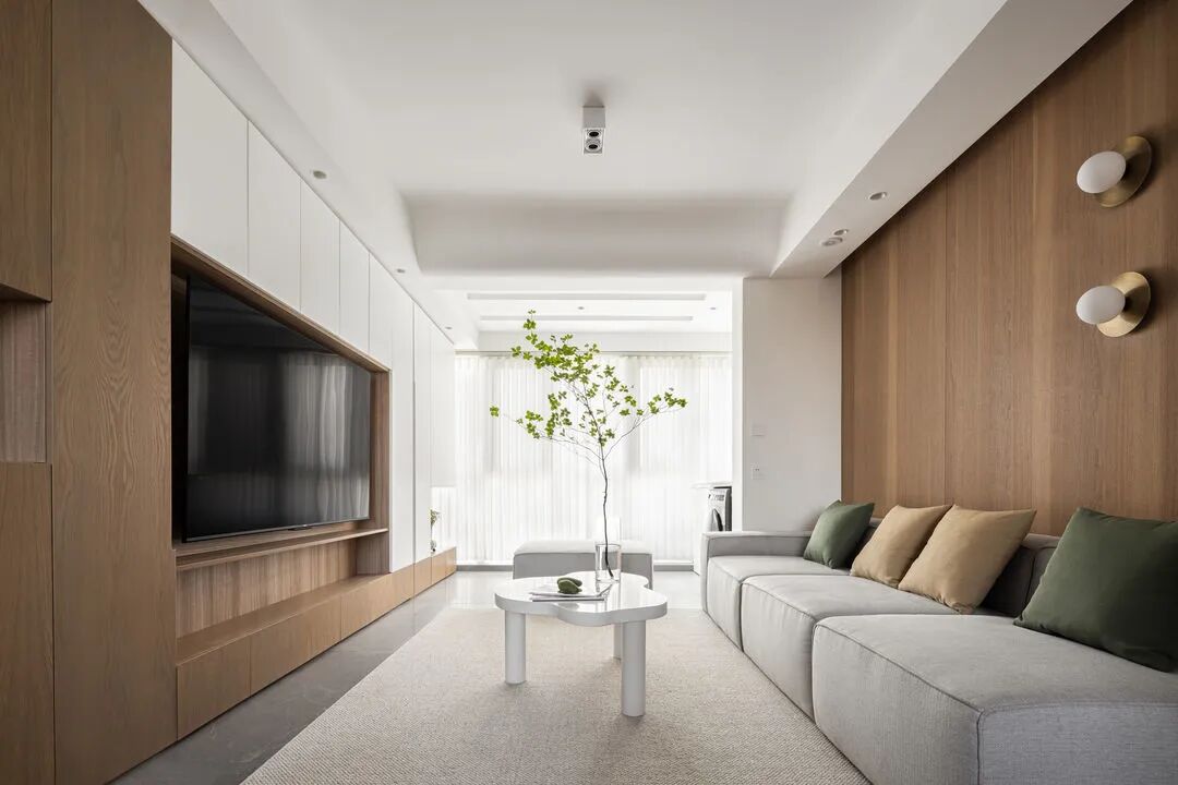 109㎡小户型以现代简约风为基础，大胆地使用红色和绿色进行碰撞，全屋配色太舒服了，功能齐备又清爽