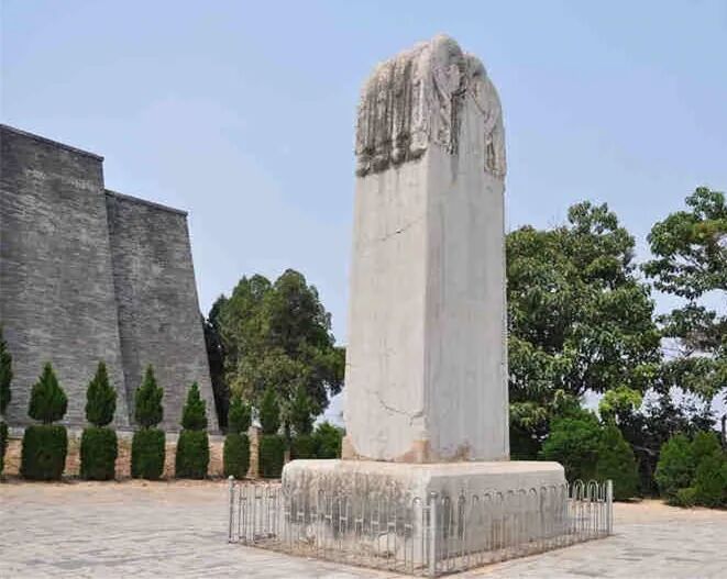 支撑着媚娘在步步惊心中度过重重危机,登上皇权的巅峰,继贞观之治,启