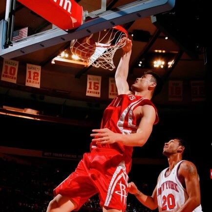 「散文」阿诺 ‖ 擎光者:姚明的篮球史诗