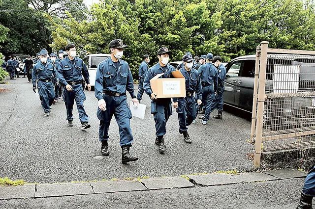 日本自卫官主办120人淫乱聚会，警方派150名警力冲进现场抓人