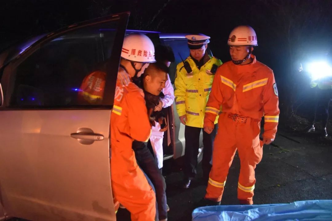 小型施救车_清障施救车价格_特种施救车