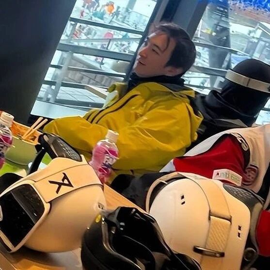 王思聪日本滑雪狂欢,网友偶遇评论亮了!