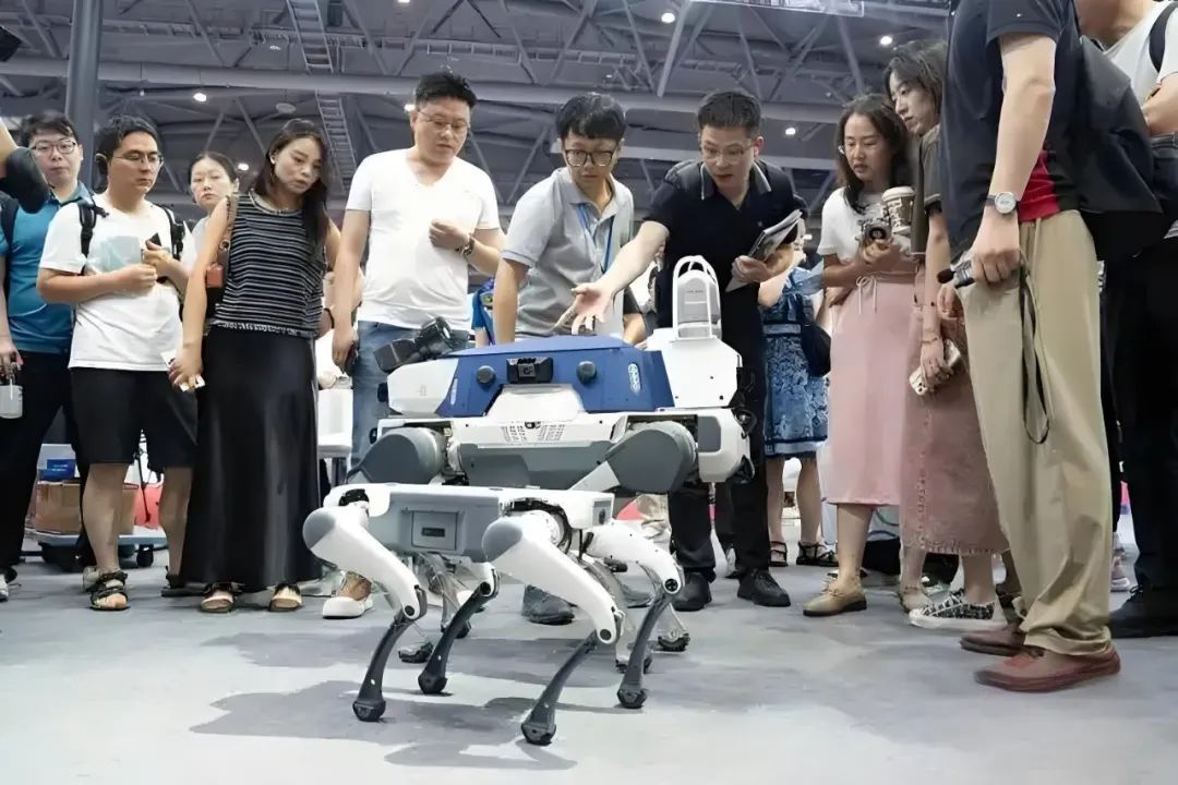 首届杭州人形机器人展圆满落幕，成果丰硕意义深远