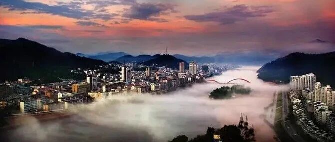 38分钟即达！这座自带仙气的“中国首个气候宜居城市”，让呼吸都是一种享受