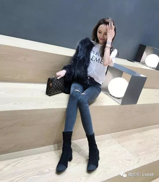 还在露脚踝 时髦的人都在穿袜靴 穿衣搭配造型 微信公众号文章阅读 Wemp