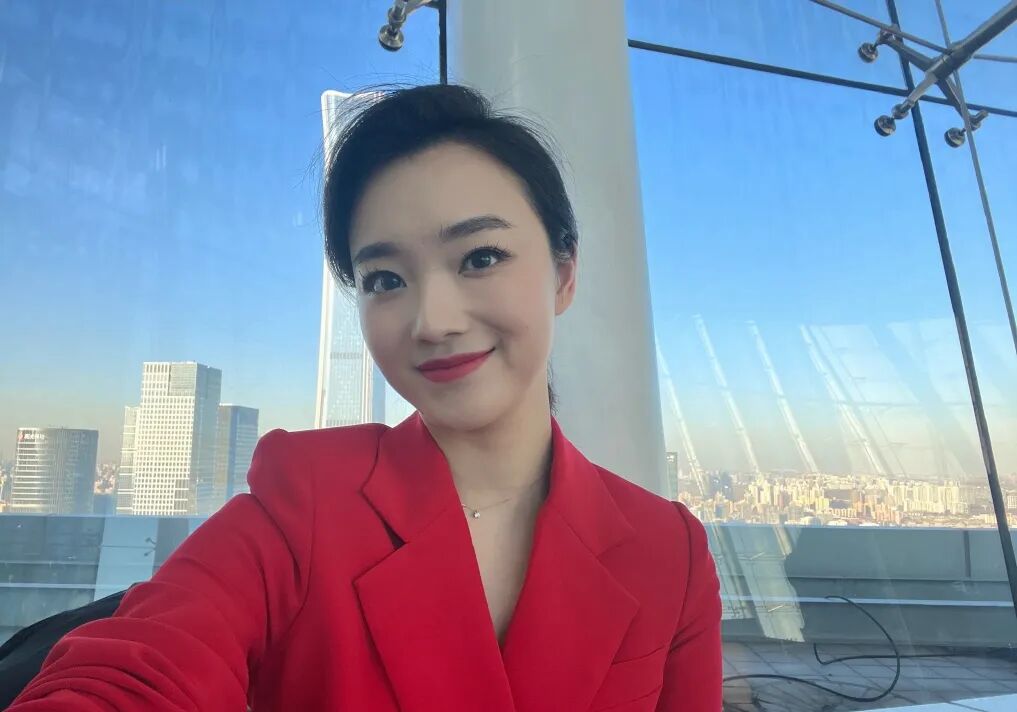 主持新人徐怡恒挑大梁主持音乐会,未来发展前景被看好!
