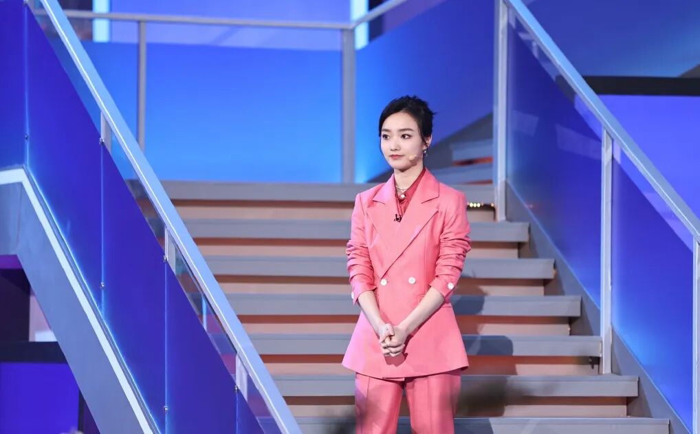 主持新人徐怡恒挑大梁主持音乐会,未来发展前景被看好!
