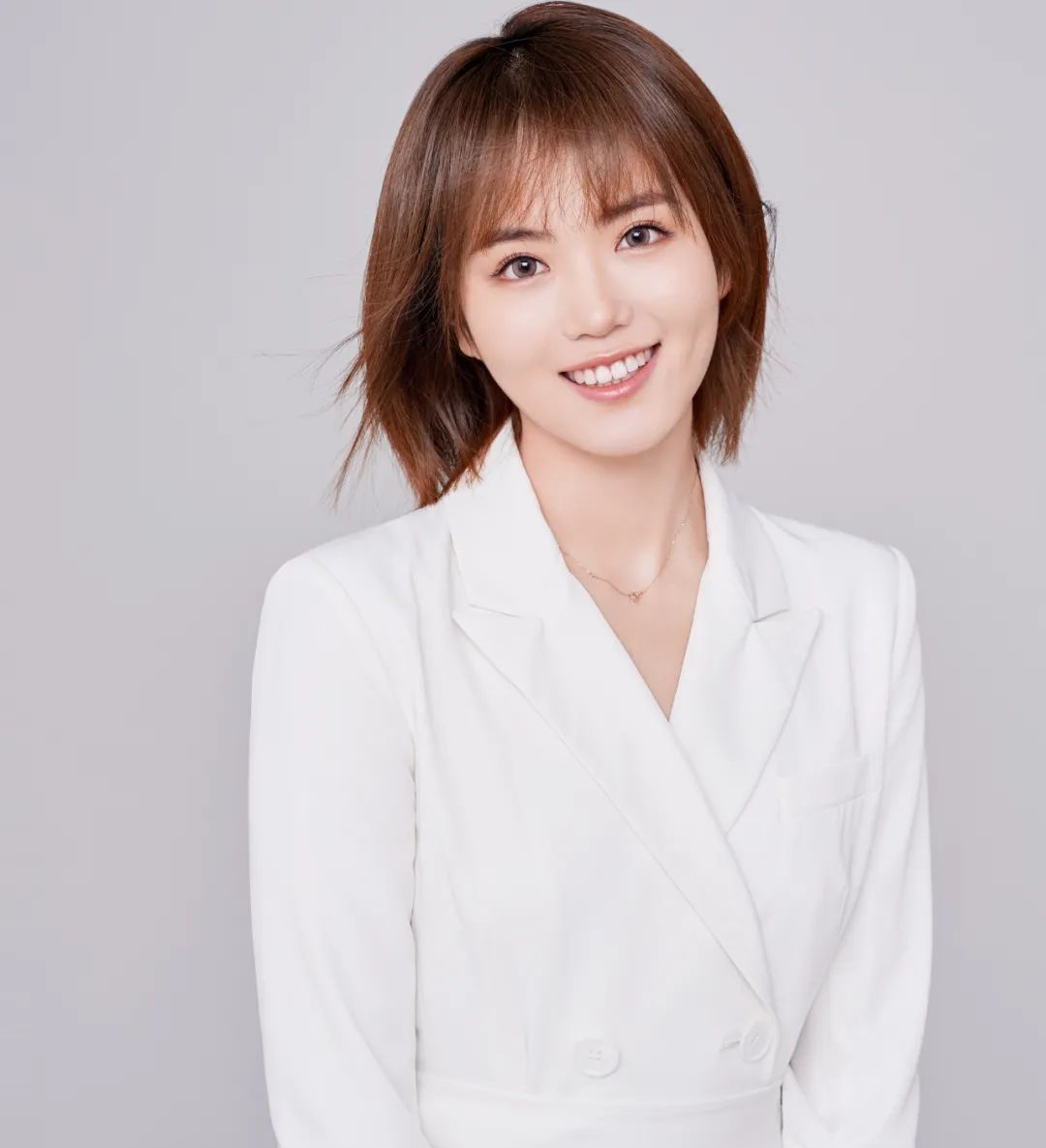 东京奥运会上乒乓球比赛的央视95后解说员高菡来自绵阳中学!