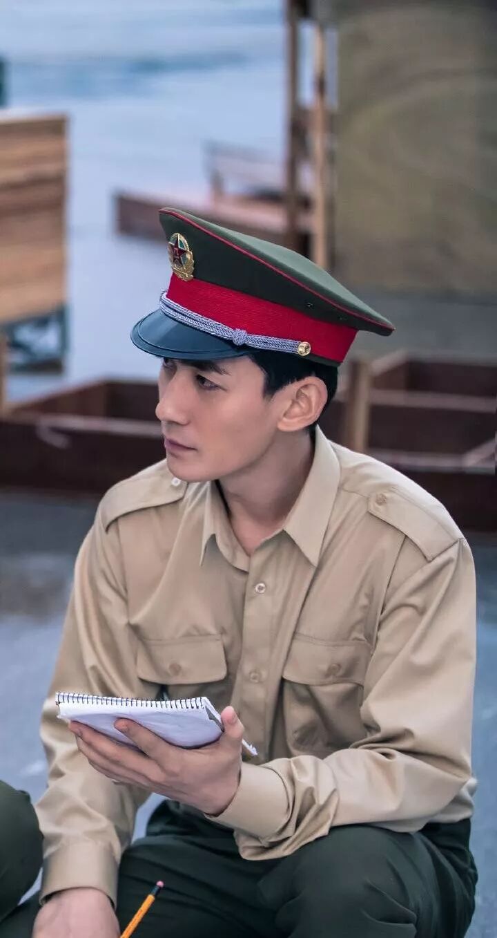 男明星穿军装谁最可