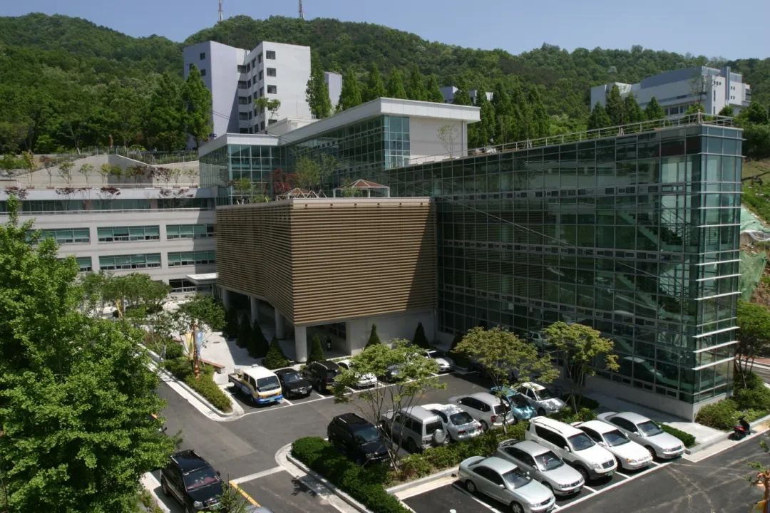 社会科学学院.JPG