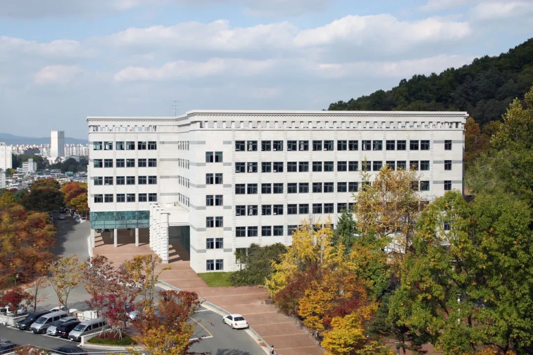 保健医疗学院.jpg