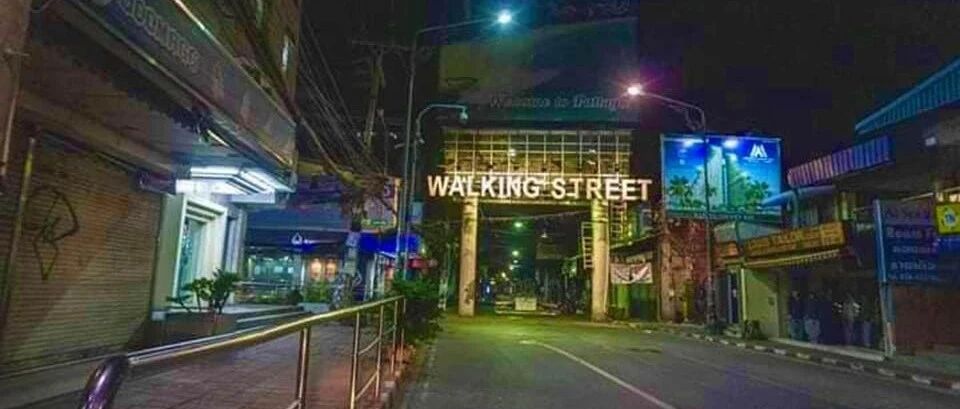 芭堤雅再变鬼城!夜场工作者寄居帐篷，无家可归者露宿街头