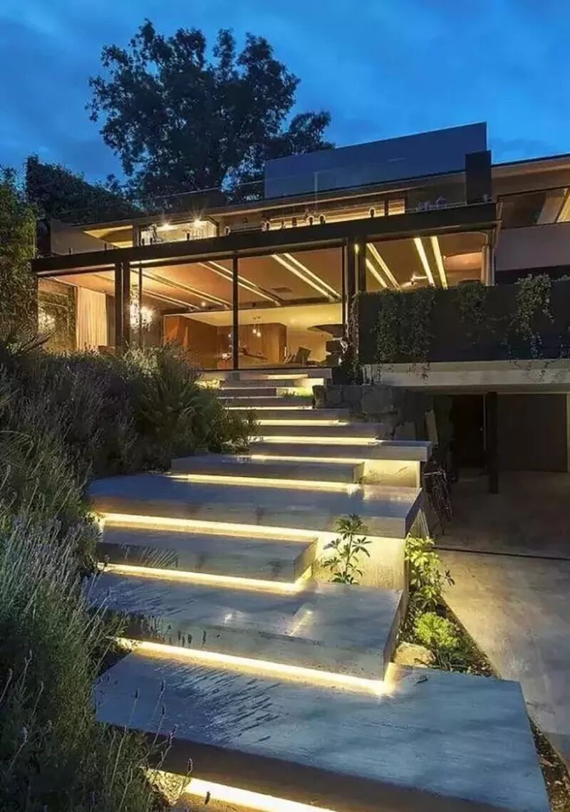 夜幕下的庭院，美到让人沉醉