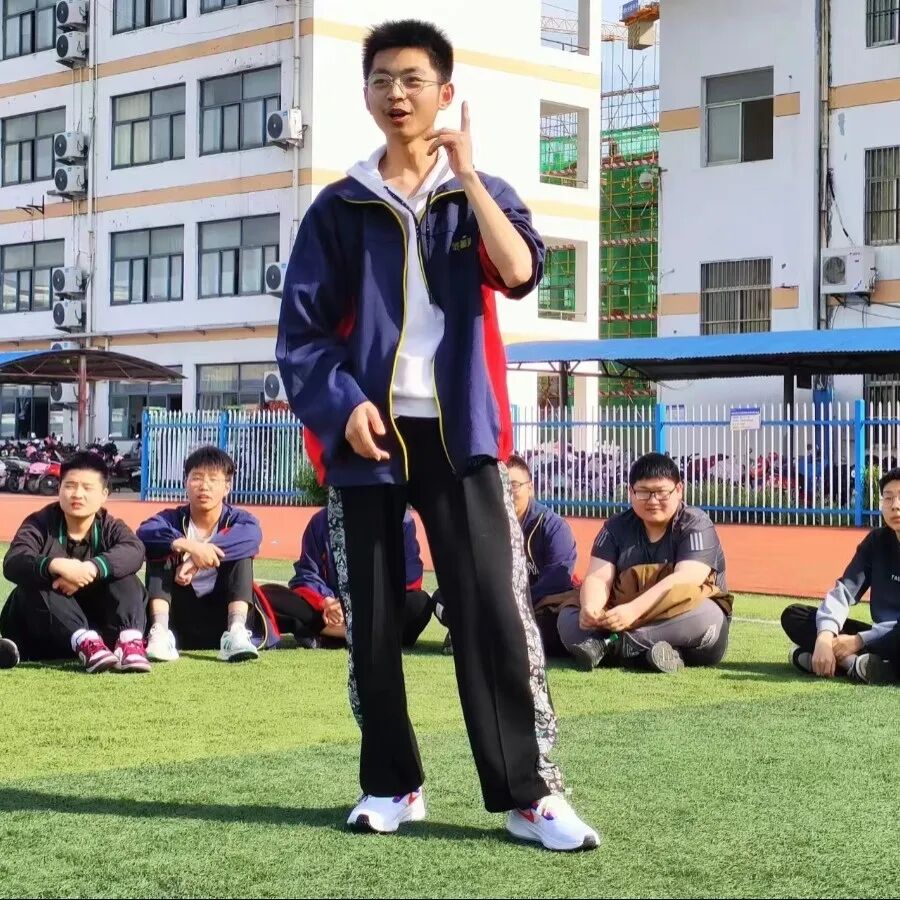 拨云见日圆梦高考滨海县明达中学心理健康节系列活动之团体辅导