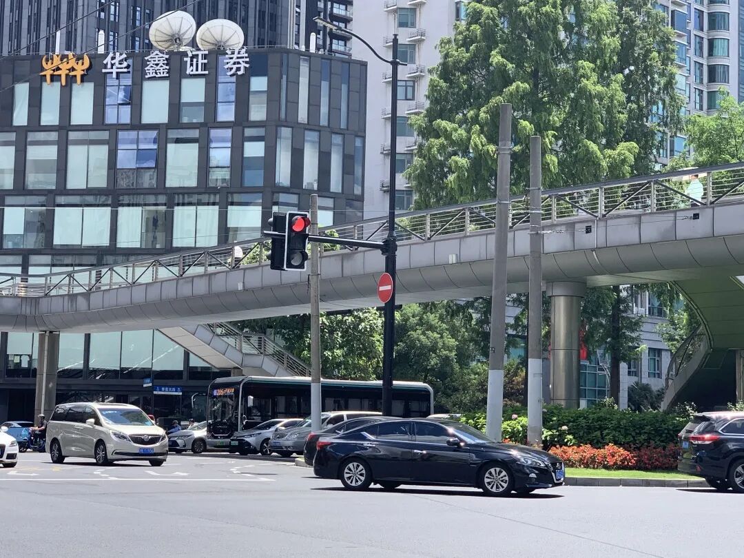 【便民】肇嘉浜路架空线网优化完成!来看效果图→