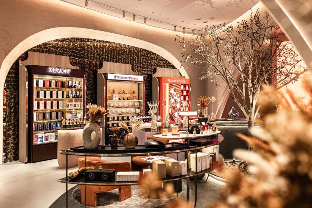 图片来源:atelier de prestige以上这些小众香水集合店都拥有相似的