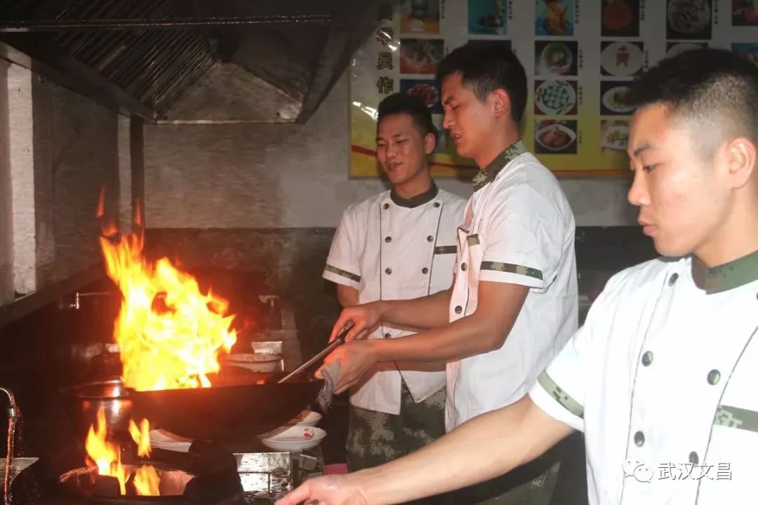 武漢業余廚師培訓_武漢廚師培訓一般要多少錢一個月_武漢廚師工資一般多少