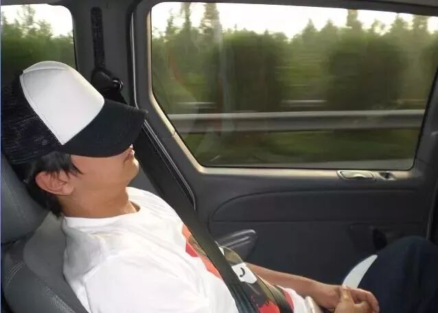 在车上睡觉休息必须做这些 不然严重的话会致命 武汉鼎冠蔚车 微信公众号文章阅读 Wemp