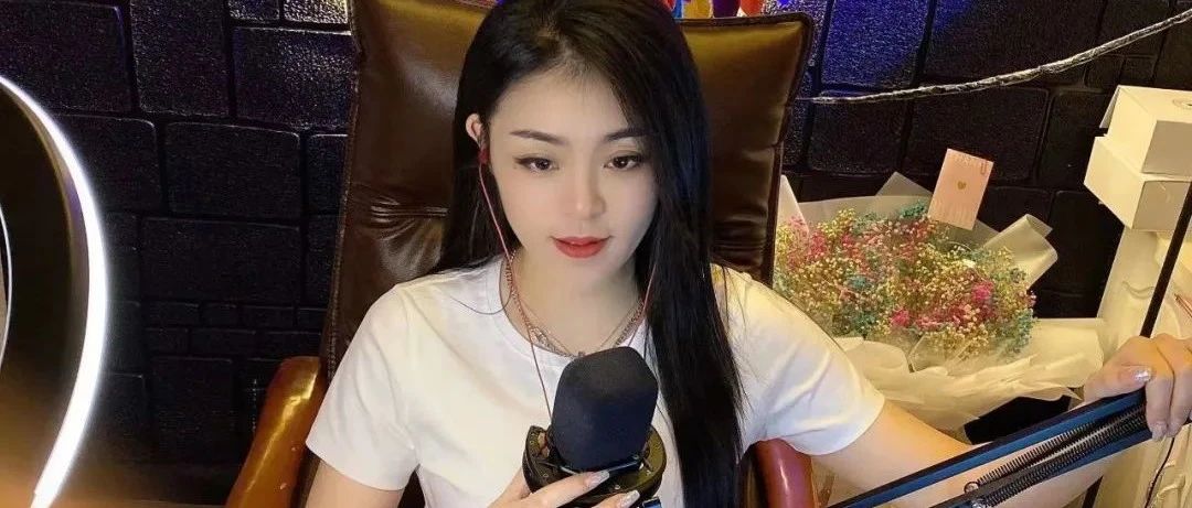 封面人物 | 亚男 从小镇幼师到超人气翻唱快手主播