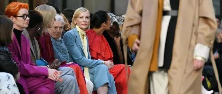 时尚 | 一件衬衫美出圈，是什么神仙穿搭单品？