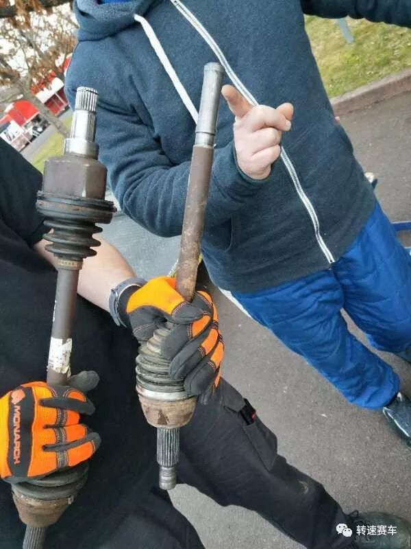 %name 塔斯马尼亚站 中国赛车手储昊文的亮剑精神