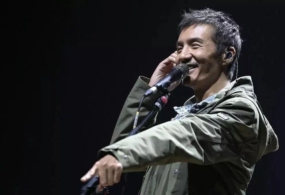 动听1038丨朴树唱《送别》寄语毕业生，也太好哭了吧