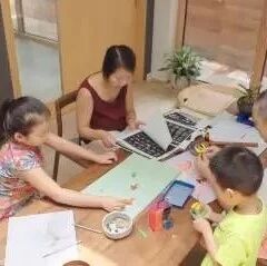 这个爸爸10年没开空调，远离电视，孩子竟然变成了这样…