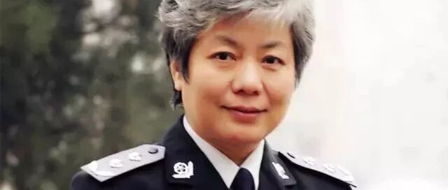 “孩子被打了？打回去啊！”61岁犯罪心理学教授竟然这样说……网友炸了！