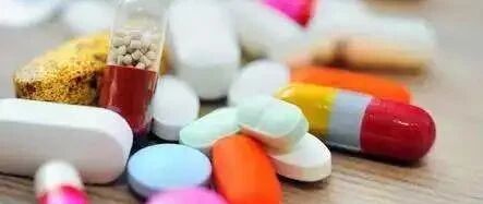 小女孩感冒后同服两种药后不幸身亡！医生呼吁：这些东西千万不要混着吃！