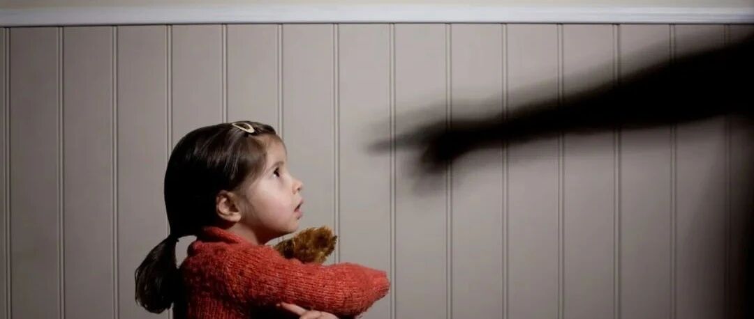 6岁女童到周五就肚子痛，父母带她检查，医生：你俩离婚吧