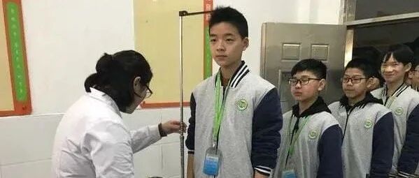 13岁男孩身高直冲178CM，提醒：冬天可多吃“3黄”，或可助孩子长高