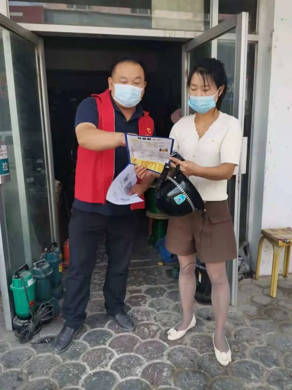 阳光社区开展反邪教宣传活动