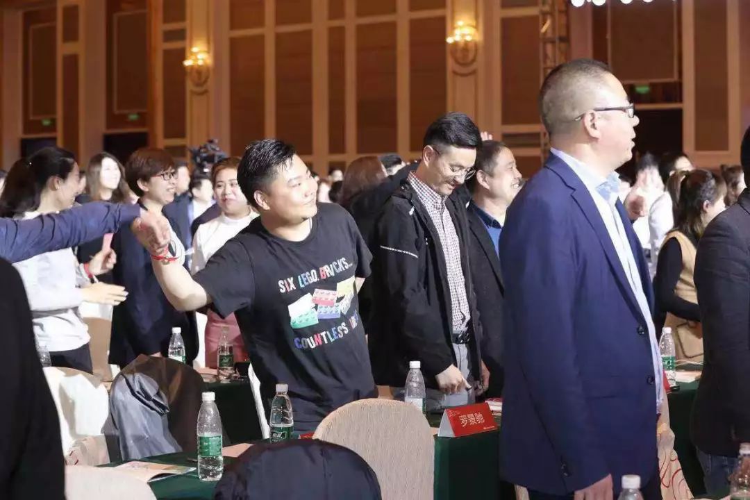 玛酷机器人教育加盟