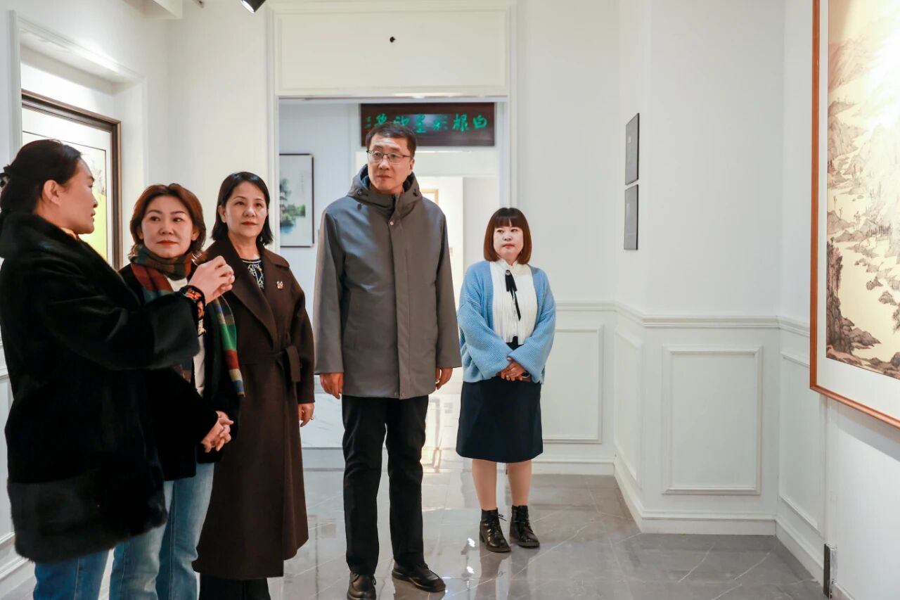 贵羲之一行深入乌海市调研 第1张