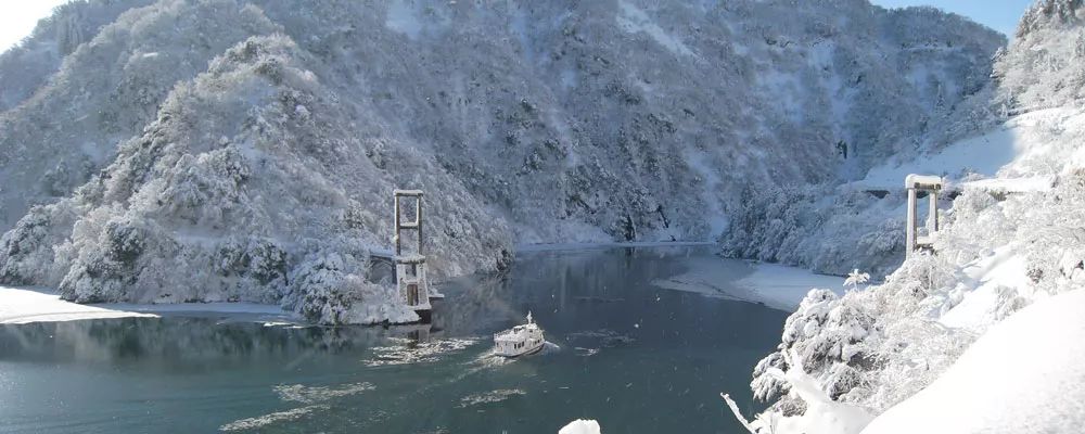 深度丨當地旅行家秘不外泄的冰雪秘境--莊川溫泉鄉，日本最美遊船線！ 旅遊 第28張