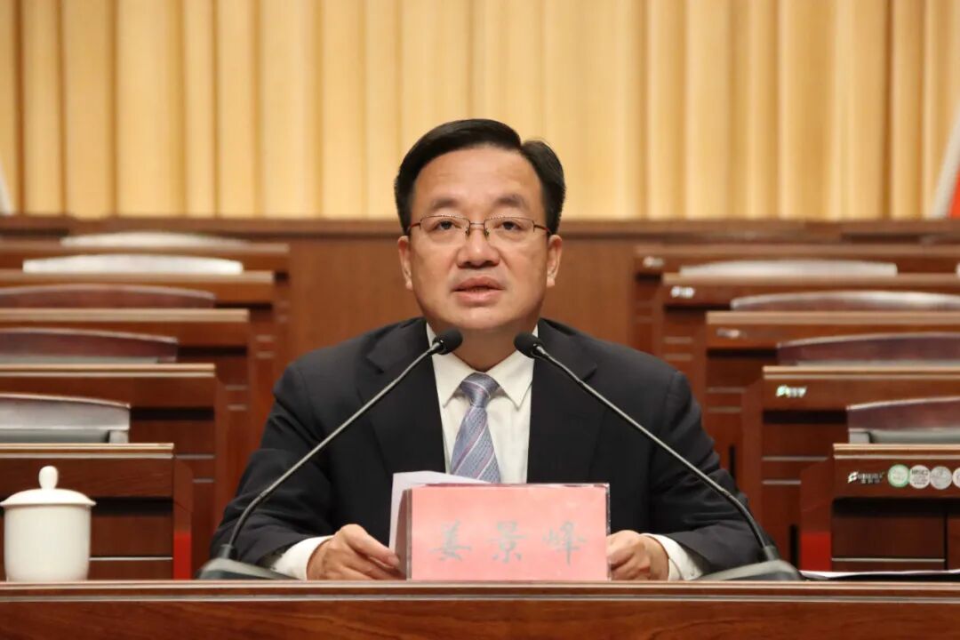 洪楞主持会议,区领导周基斌,张伟,陈胜军,童文阳,黄加坡,全一凡,项晓