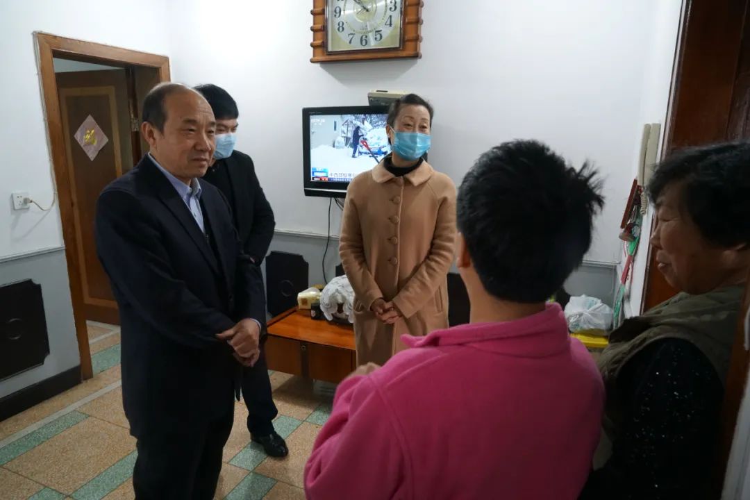 在千里"的精神状态,一如既往地为推动鹿城经济高质量发展多建好言真言