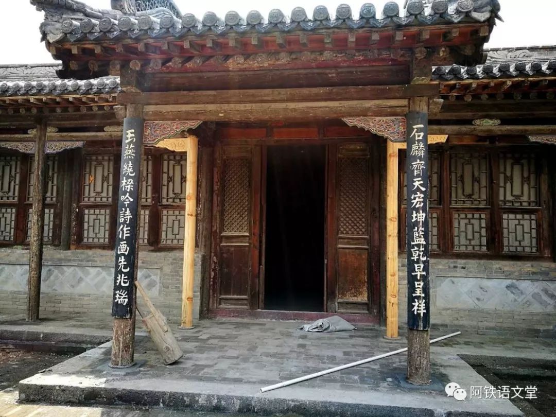 對(duì)聯(lián)廣告_可關(guān)閉的對(duì)聯(lián)廣告廣告代碼_廣告對(duì)聯(lián)印刷